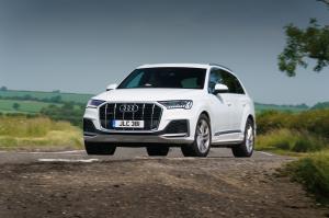 Audi Q7 55 TFSI e Quattro S-Line 2020 года  (UK)